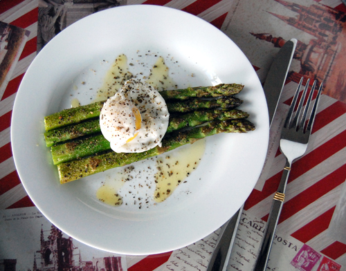 Garlic Roasted Asparagus w/ Poached Egg & Food Photography Insight