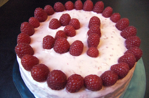 Raspberry-Buttercream-Champagne-Cake